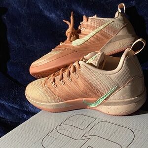 Nike Kids Sneakers in Coral and Mint